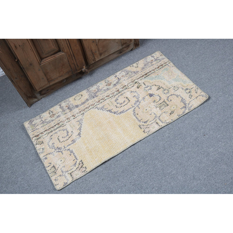 Tapis turc rétro tissé à la main dans des tons pastel doux: un embellissement pour votre espace de vie confortable