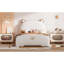 Lit plateforme tapissier simple de style ours blanc et brun. Fabrication robuste, confortable pour dormir avec une adorable tête de lit en forme d'ours et une structure en contreplaqué. Temps de sommeil. Simple à