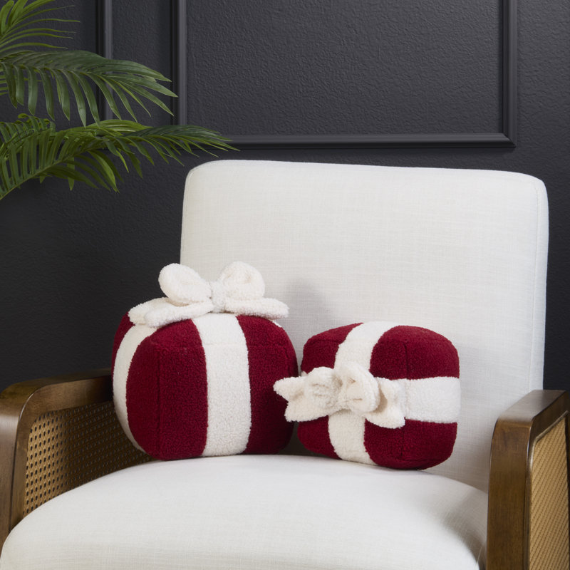 Coussin en polyester en forme de boîte cadeau, Rouge, 6 po x 6 po