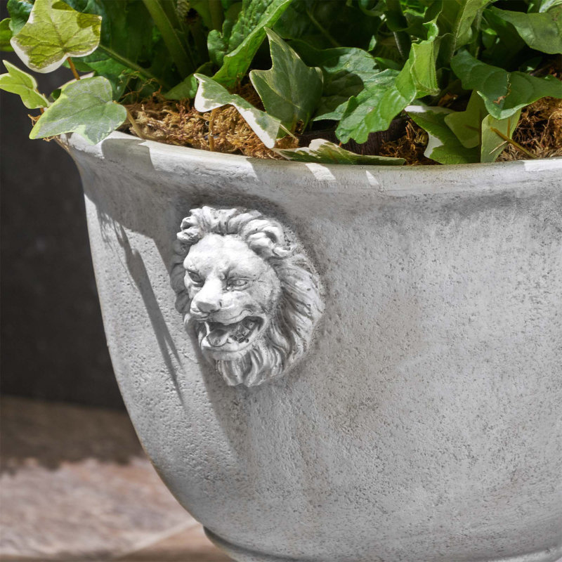 JARDINIER À JARDIN
