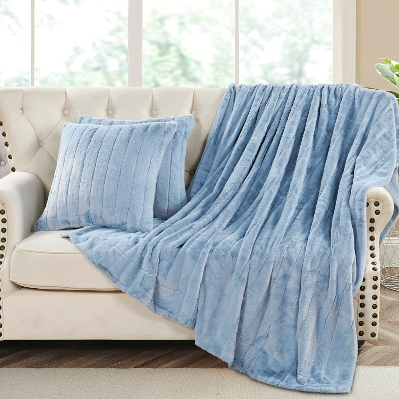 Jeté en fausse fourrure Luxury, Bleu Ashley, 50 po x 60 po