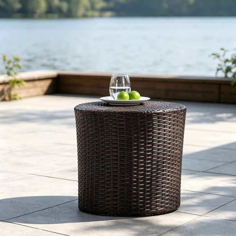Table de bout d'extérieur en osier