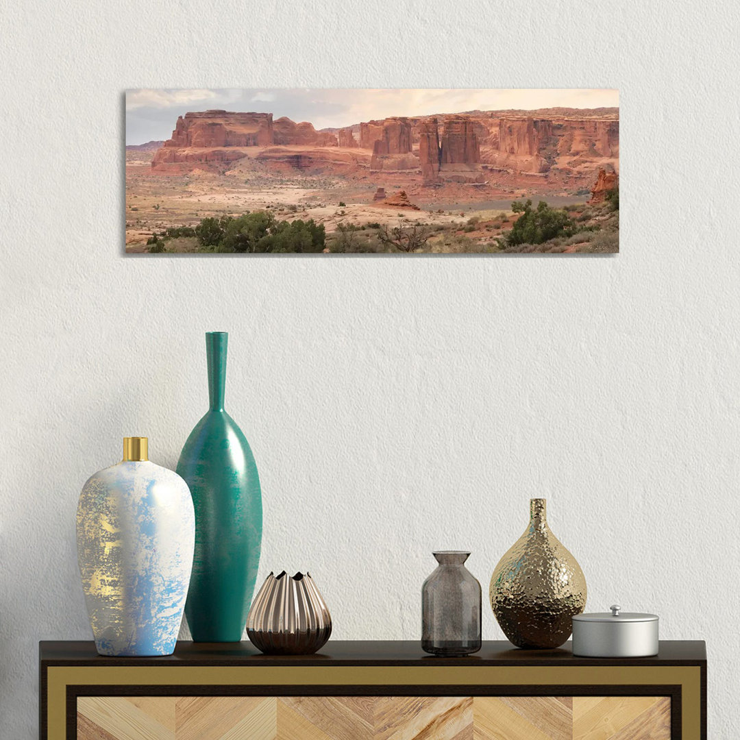 Dusty Desert V von Lori Deiter - No Frame Panoramic Gallery-Wrapped Canvas Giclée on Canvas