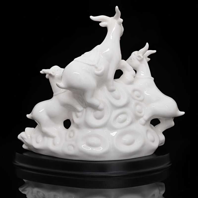 Sculpture de chèvre fabriquée à la main - décoration sereine