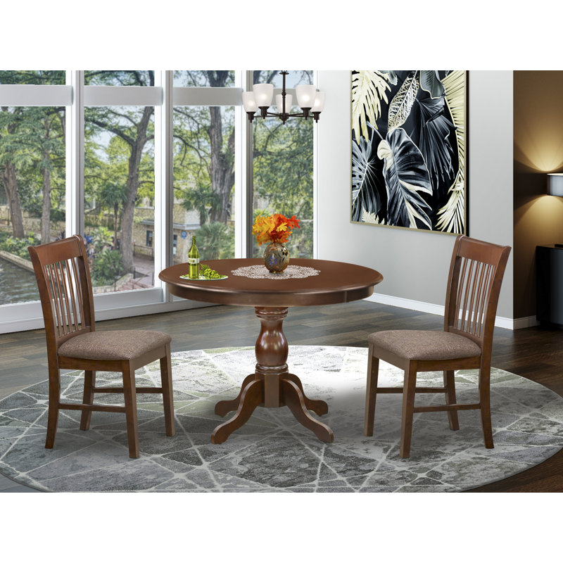 L'ensemble de table de salle à manger 3 pièces comprend une table de cuisine ronde avec piédestal et 2 chaises de salle à manger rembourrées en tissu de lin, acajou