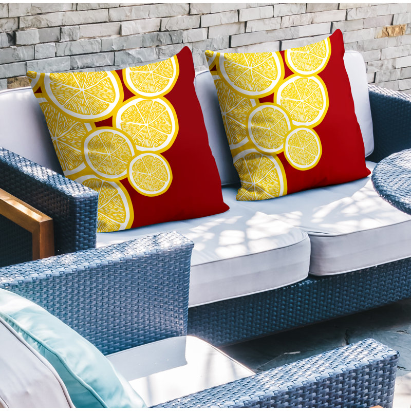 Oreiller carré intérieur / extérieur jaune Lulu, L 19 po x H 19 po, Jaune / rouge