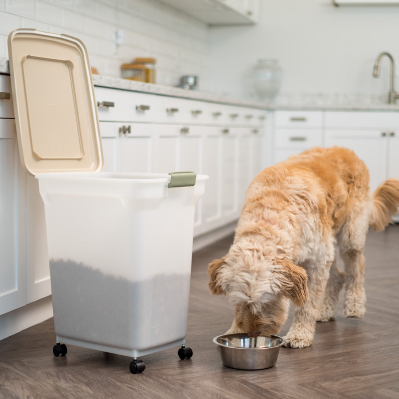 Translucent Airtight Plastic Pet Food Storage Container with Lid and Casters