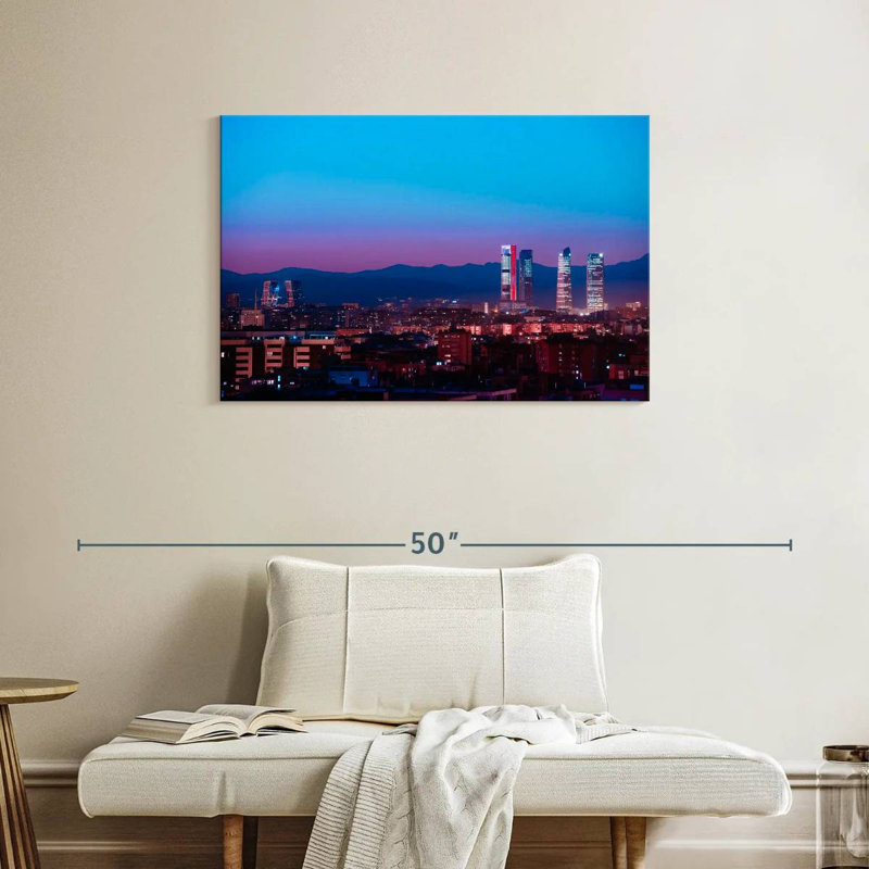 Horizon Cuatro Torres de Madrid, H 24 po x l 36 po