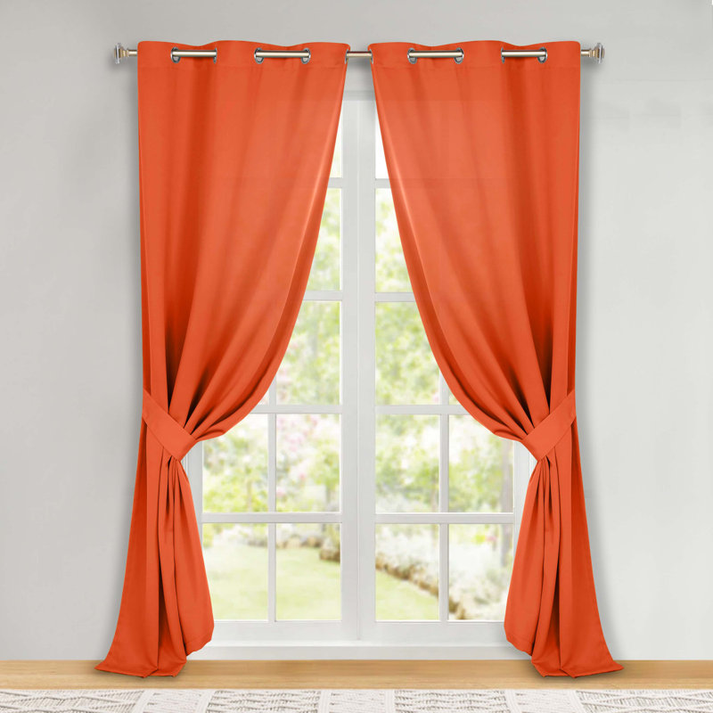 Paire de rideaux obscurcissant avec œillets Millendon, L 42 po x L 108 po, Rouille