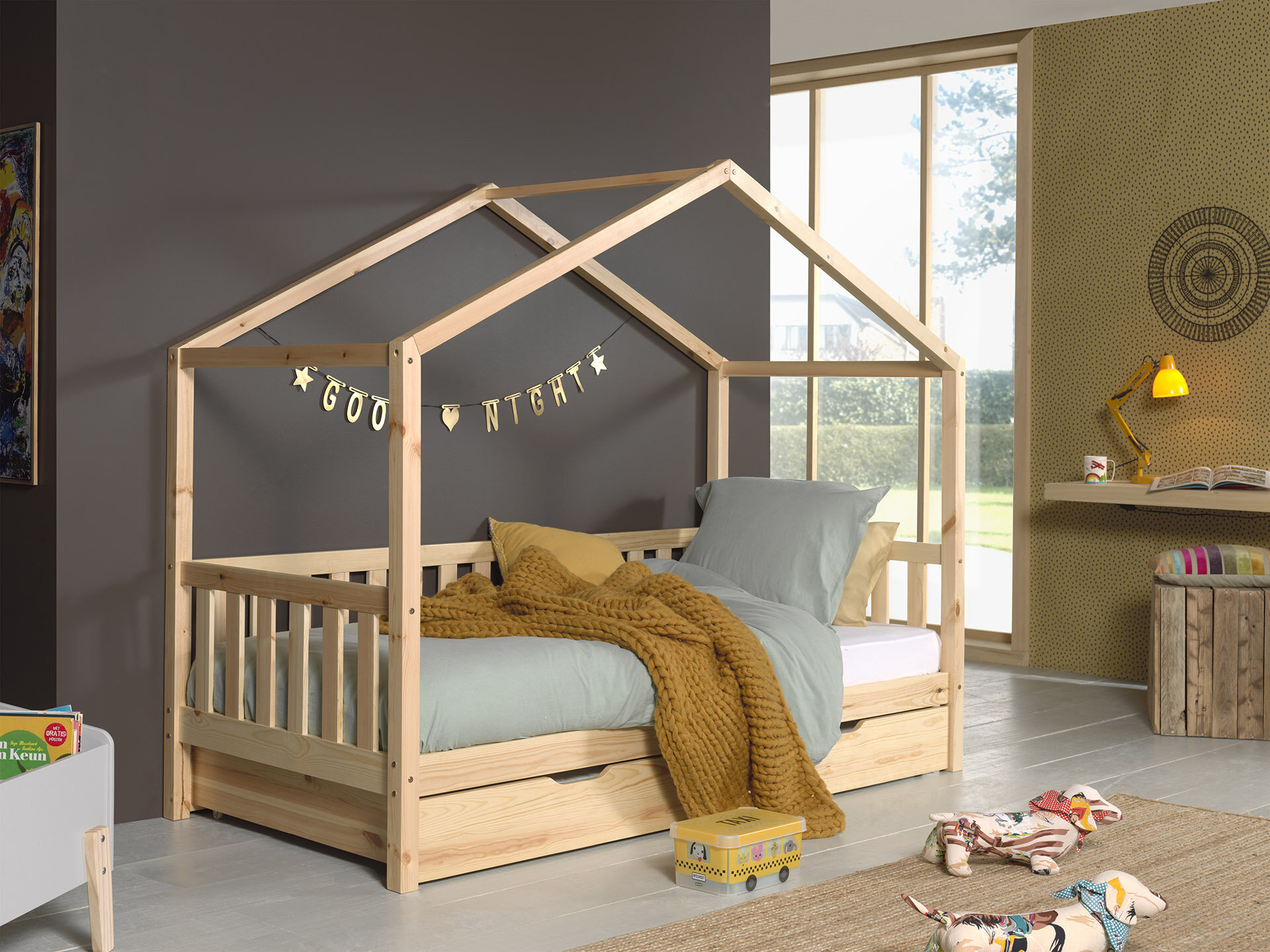 Full size house on sale bed with rails