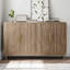 Buffet sculpté à 4 portes avec tablettes réglables et conception anti-basculement pour divers espaces domestiques