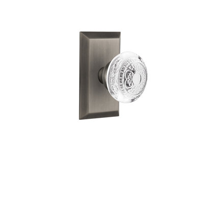 Plaque Studio avec œuf en cristal et poignée de fléchettes