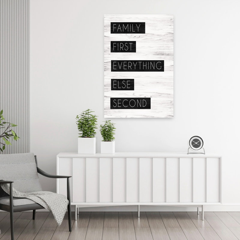 «Family First», art contemporain abstrait, H 36 po x l 24 po