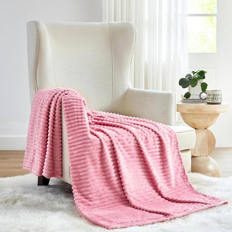 Machine Tufted Throw Blanket, Pink, 152cm x 127cm