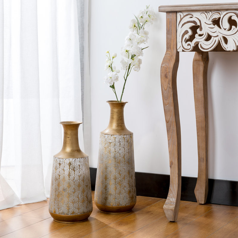 Braddyville Metal Table Vase