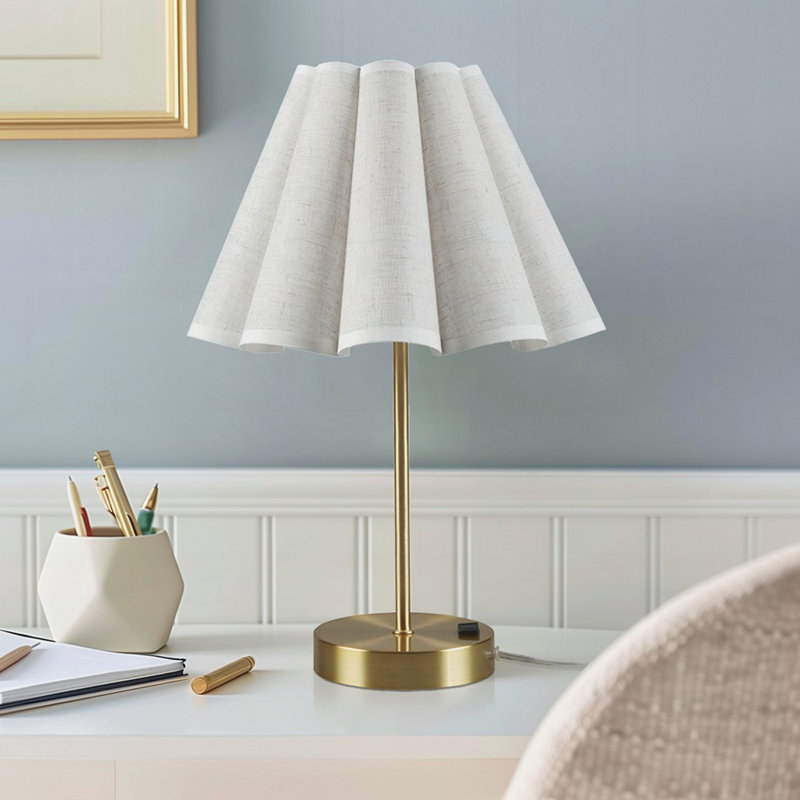 Lampe de table d'appoint à contrôle de prise et à intensité variable avec prise de courant