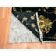 Tapis oriental noir, onyx 8 pi 2 po x 10 pi, motif botanique sans bordure, mi-laine et mi-soie, tissé dense, velours doux, noué à la main
