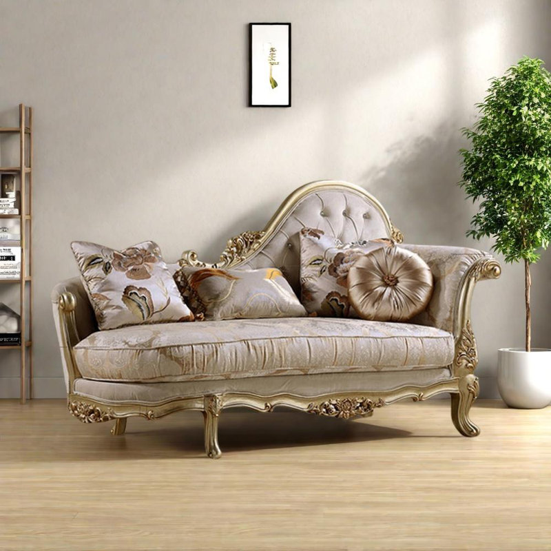 Chaise tridimensionnelle en bois massif sculpté, Orienté à droite