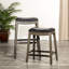 Tabouret de bar de 30 po gris vieilli, siège en cuir noir, structure en bois franc massif, rehausse l'ambiance de style gris selle, siège - confortable et élégant-961408720-961408727-961408726