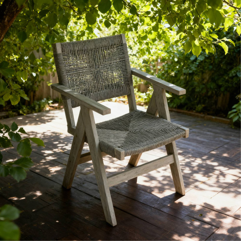 Lounge chair Light Gray color, suitable for all seasons: Outdoor lounge chair, made of sturdy material, equipped with 304 stainless steel accessories.