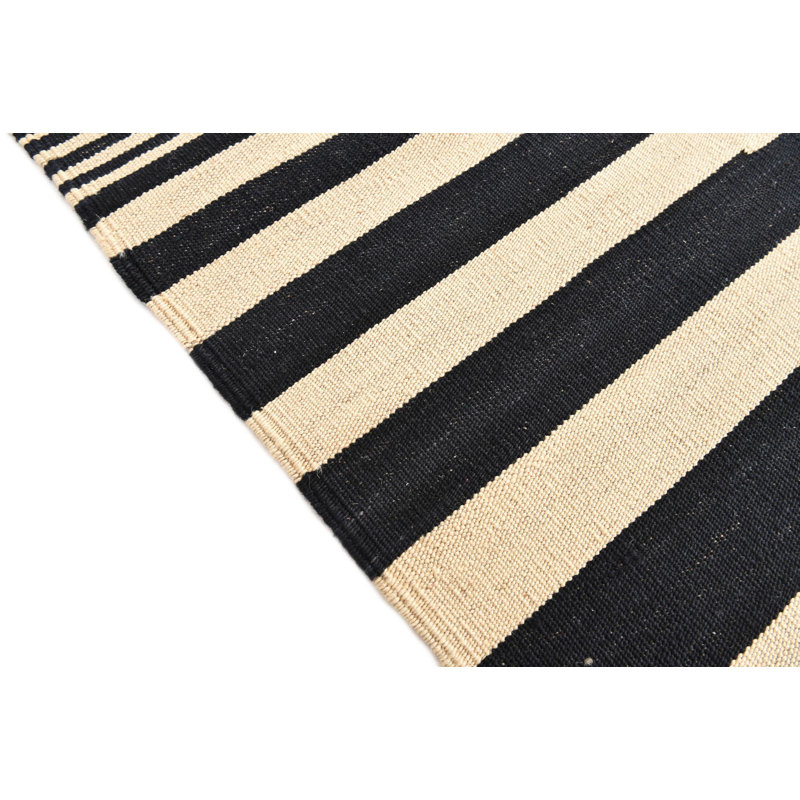 Tapis noir et blanc Ohlson