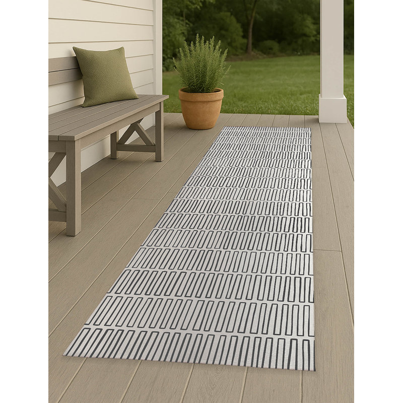 Block Maze Non-Slip Outdoor Rug, Runner 2'6" x 8'