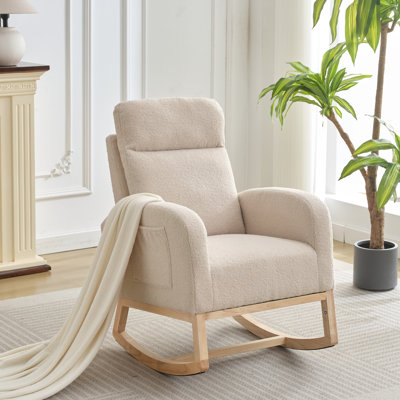 Chaise berçante moderne - dossier haut, accoudoirs, poches latérales, détails en molleton, pieds robustes en bois