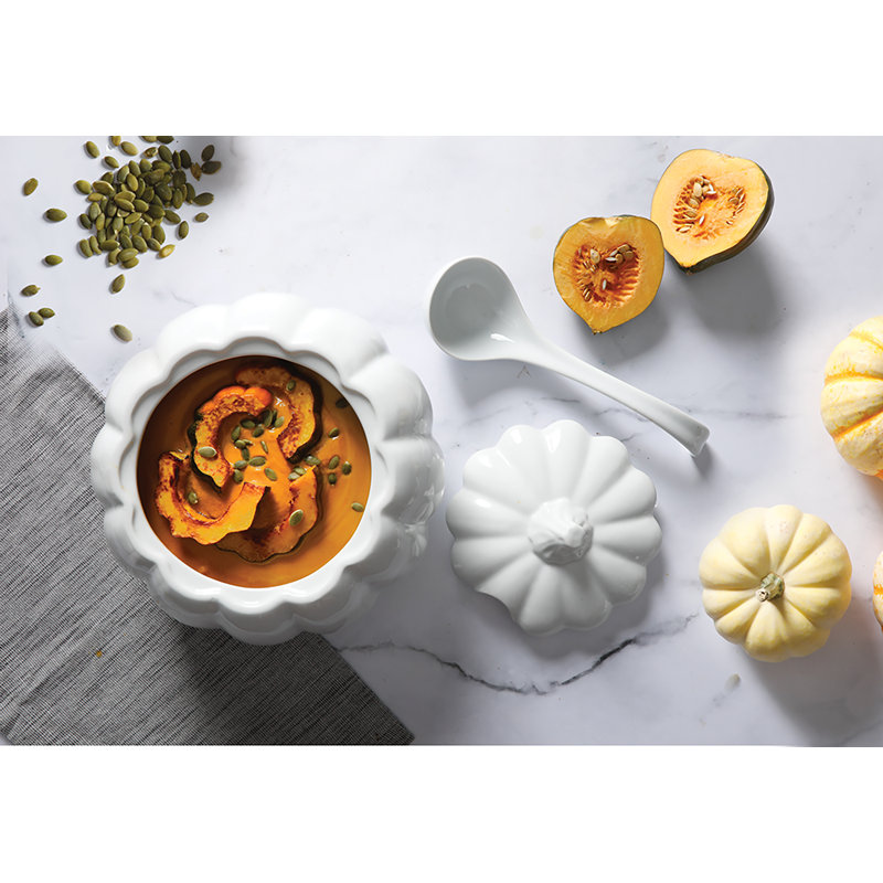 Pumpkin 5.24 qt. Tureen