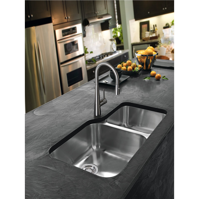 Pull Out Single Handle Kitchen Faucet