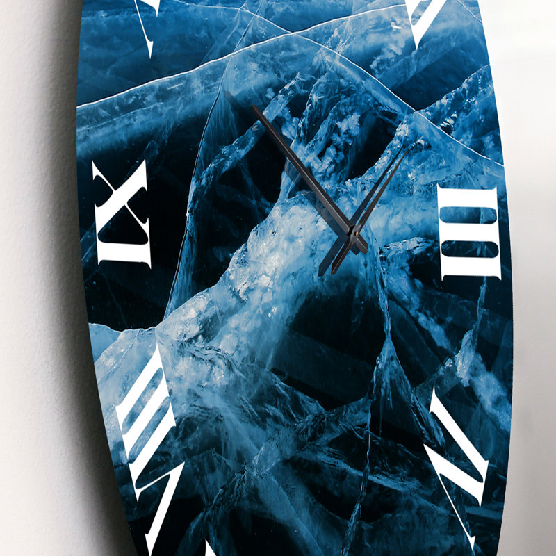 Blue and White Ice Structure II - Horloge murale moderne, Petit