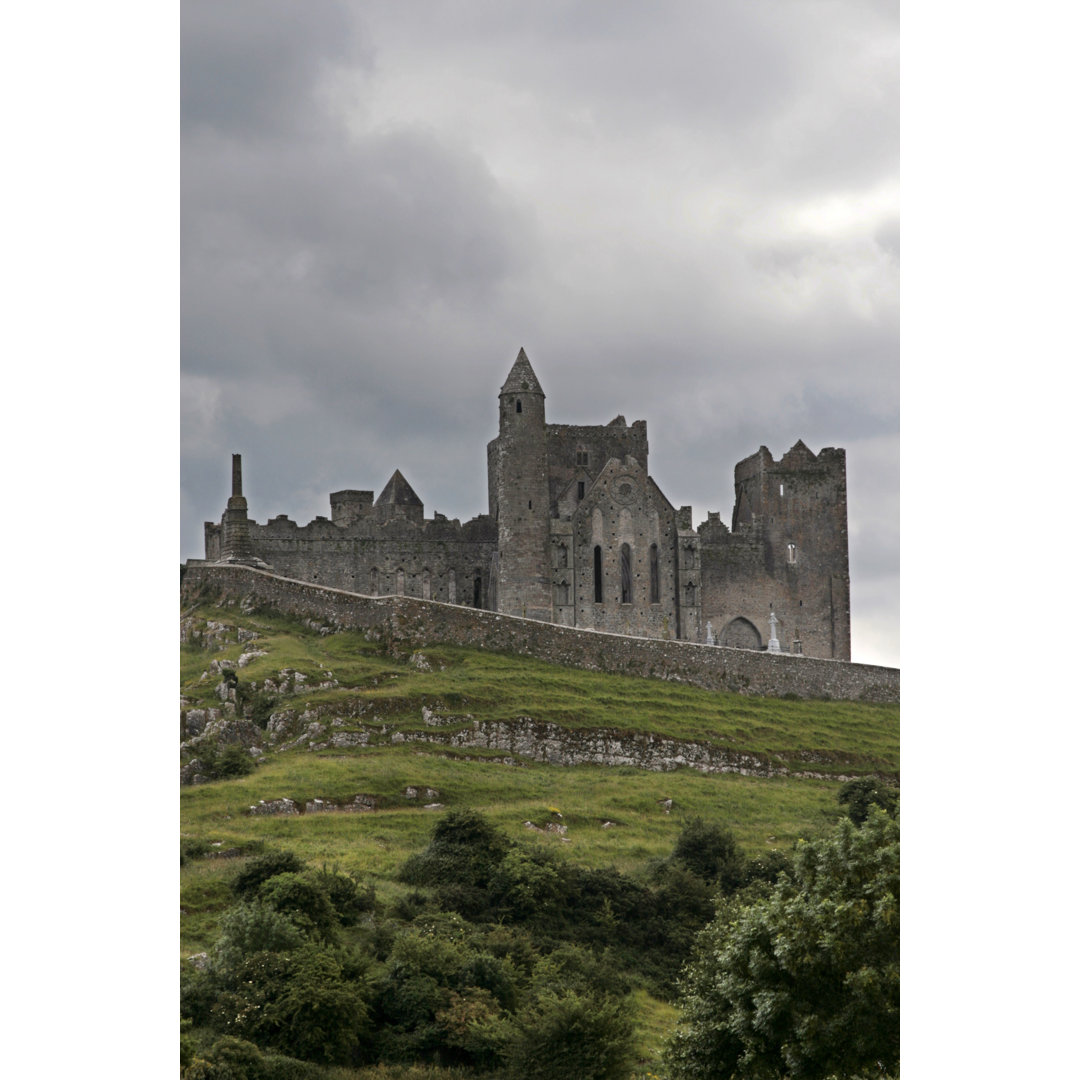 Rock Of Cashel von Micluc - Kunstdrucke auf Leinwand