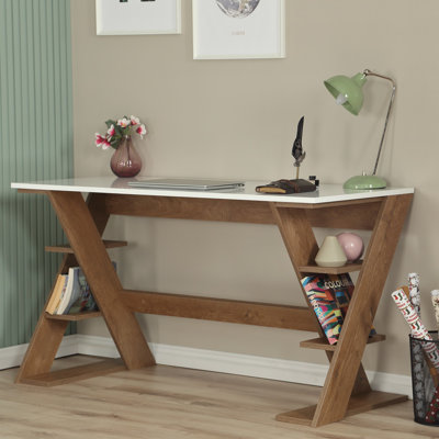 Bureau d'étude moderne avec nombreuses tablettes, chêne foncé et blanc, 55,1 po x 28,7 po x 23,6 po | Fabrication 100% aggloméré | Espace de rangement supplémentaire | Parfait pour les bureaux à domicile et les zones d'étude, design élégant et fonctionnel