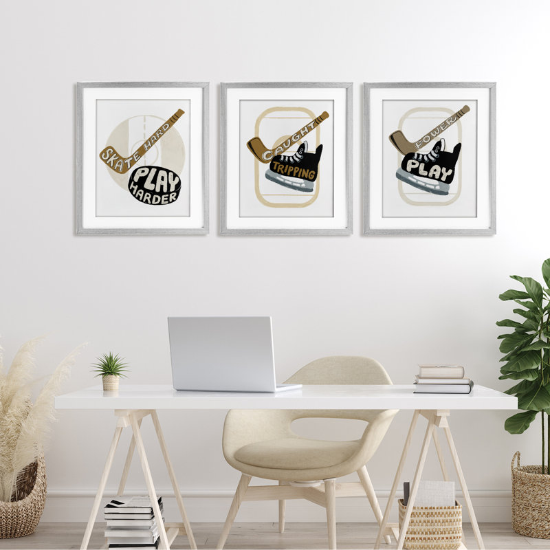 «Fun Hockey Sports», ensemble de 3 impressions encadrées sous verre, conception de Connie Summers, H 21 po x l 17 po