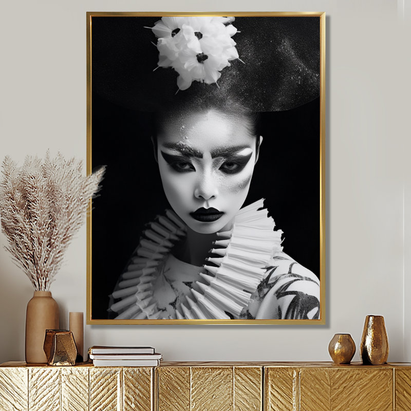«Geisha», impression d'art mural japonais, Toile dorée avec cadre flottant, H 44 po x l 34 po