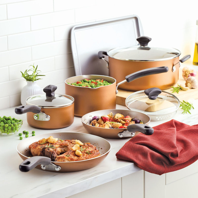 Farberware 15-Piece Blue Aluminum Nonstick Cookware Set with Plastic Handles