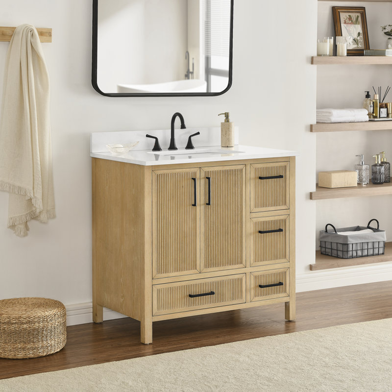 Meuble-lavabo de 42 po Runfine Lawford au fini bouleau cannelé avec comptoir en pierre blanche Carrara, 42"