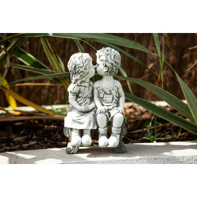 Winne People Plastic Garden Statue