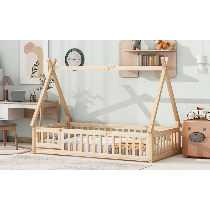 Lit simple en forme de tente avec garde-corps, lattes, porte, naturel