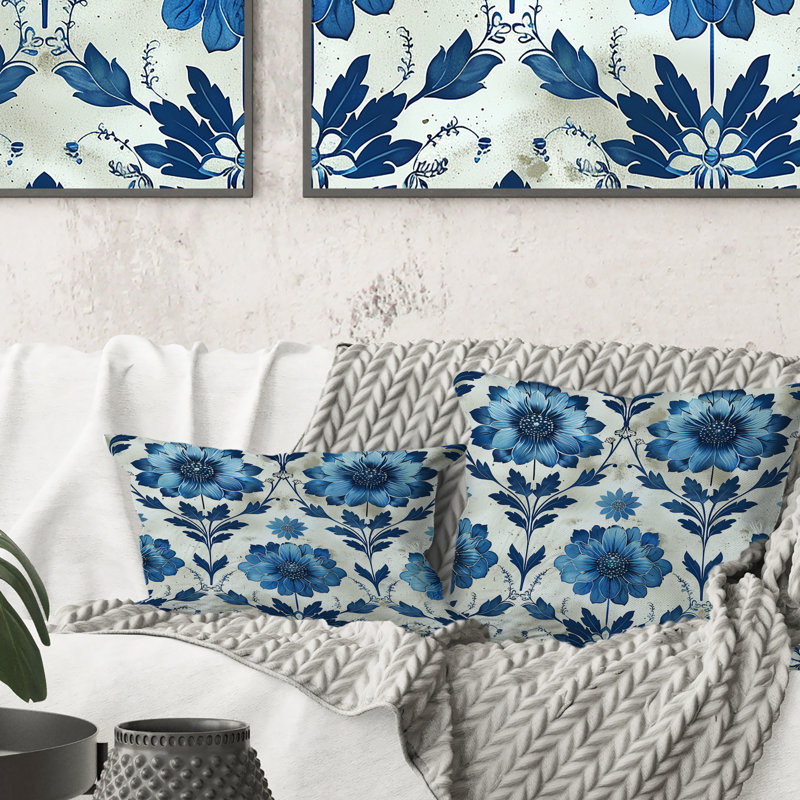 Couronne de fleurs traditionnelle bleue - Coussin Traditional, H 18 po x l 18 po