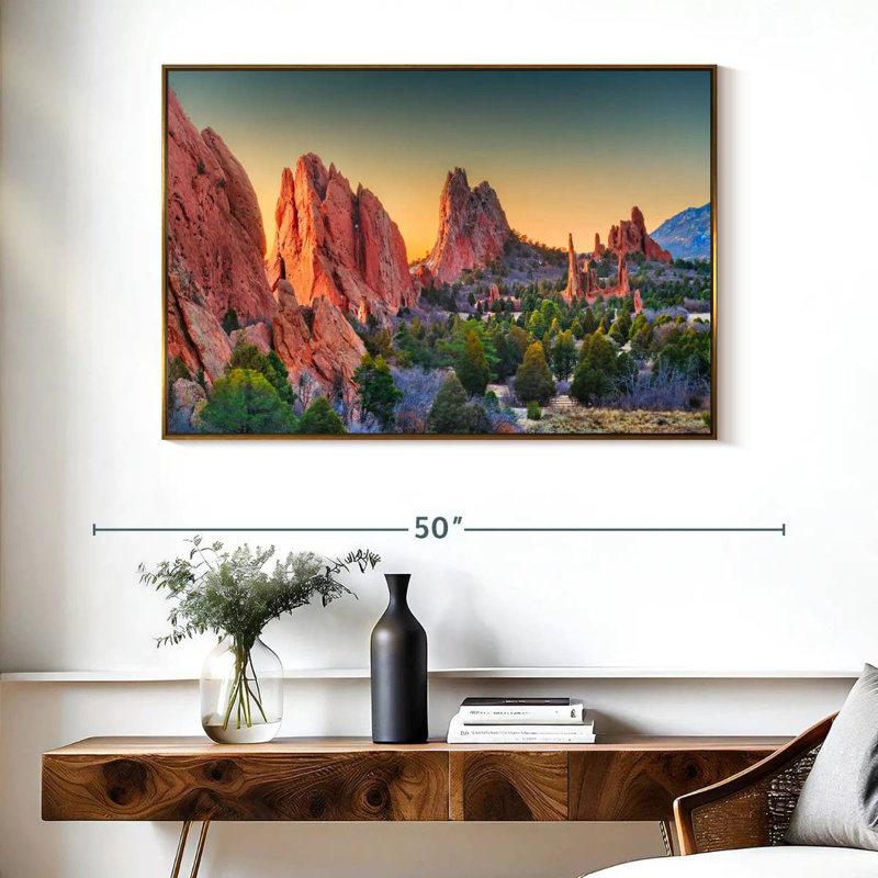 Jardin des dieux au lever du soleil, 40 po x 27 po, Cadre flottant doré