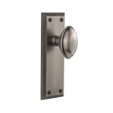 Grandeur Fifth Avenue Plate Passage with Eden Prairie Door Knob