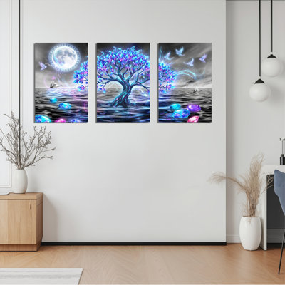 Ensemble de 3 tableaux sur toile représentant un arbre fantastique avec lune et cristaux, idéal pour la décoration du salon, de la chambre ou de la maison.