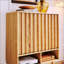 Buffet de style moderne du milieu du siècle avec étagères réglables et design à lattes grillagées pour un rangement polyvalent-1778386642