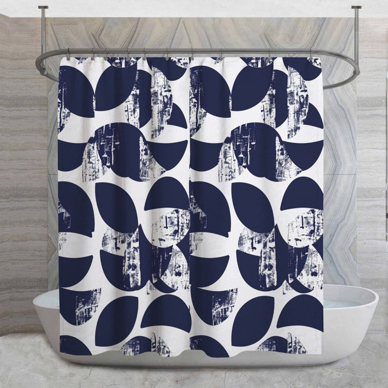 Rideau de douche à motif floral bleu marine, H 83 po x l 70 po
