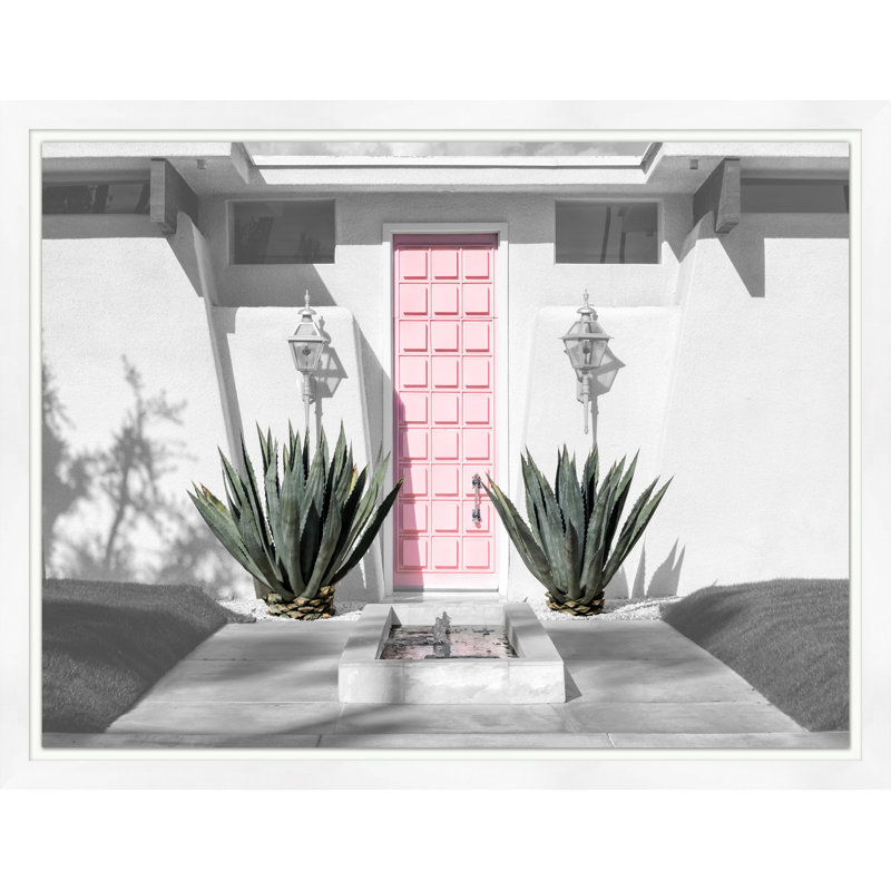 «That Pink Door» par Christopher Kennedy - Photographie de cadre photo sur papier