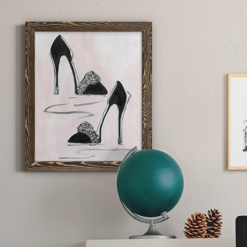 «Shoes That Dazzle II», peinture sur toile encadrée, Toile avec cadre en noyer, H 24 po x l 18 po x P 1,5 po