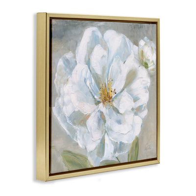 «Curling White Flower Petals», art mural encadré par Sally Swatland