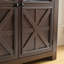 Buffet polyvalent de style campagnard avec rangement pratique et attrait élégant