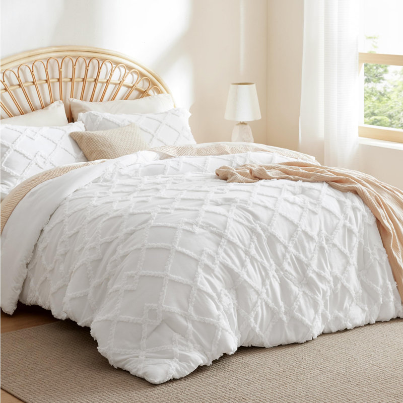 Bedsure Jacquard Comforter Set, White, King Comforter + 2 King Shams