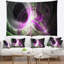 Motifs abstraits mauve clair sur tapisserie noire-28496448